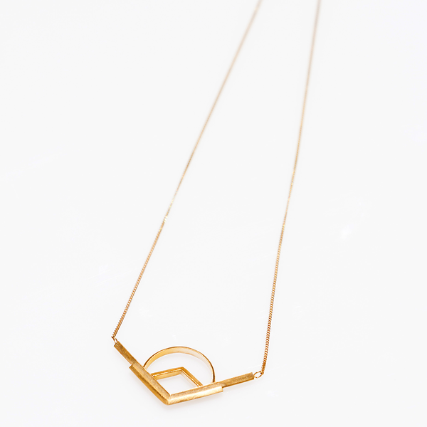 NRVGP2._Colar._Materiais-Prata_925_com_plaque_de_ouro._Dimensoes-5_5cmx2_5cmx0_2cm._Comprimento_fio-51cm._P.V.P._126_3f7deda3-69be-4f79-9e8d-aa8e8d51f61c_grande